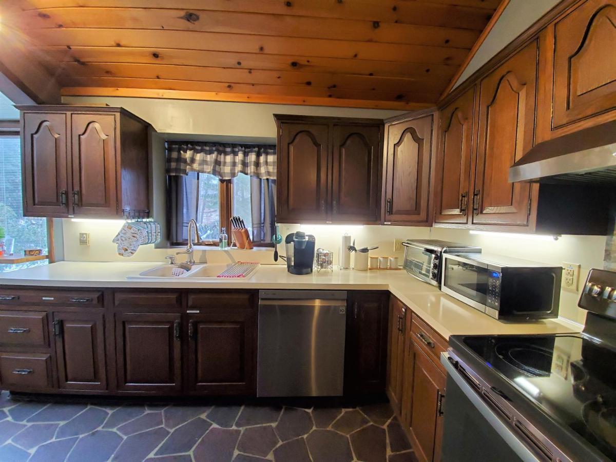 Walk To Pool & Beach - Spacious Gateway, Hot Tub, Game Room Pocono Country Place Esterno foto
